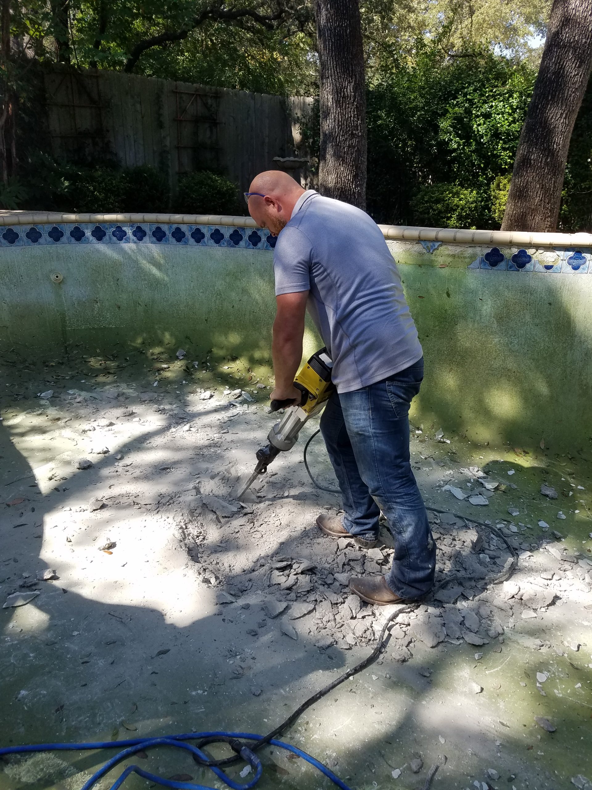filling swimming pool